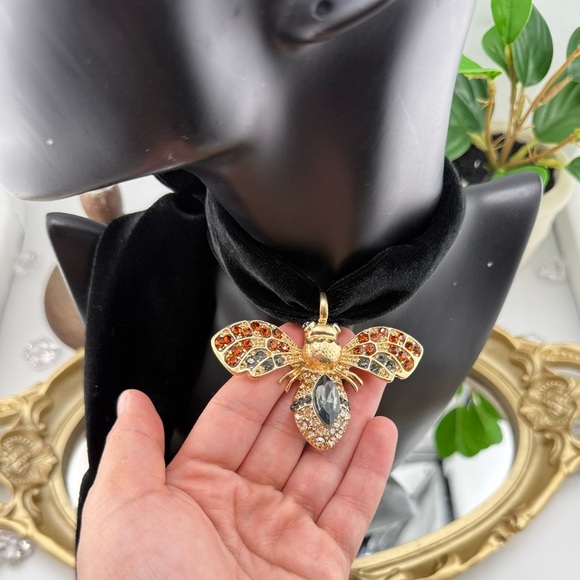 Black Velvet Ribbon Necklace with Jeweled Bee Pendant - Picture 13 of 17